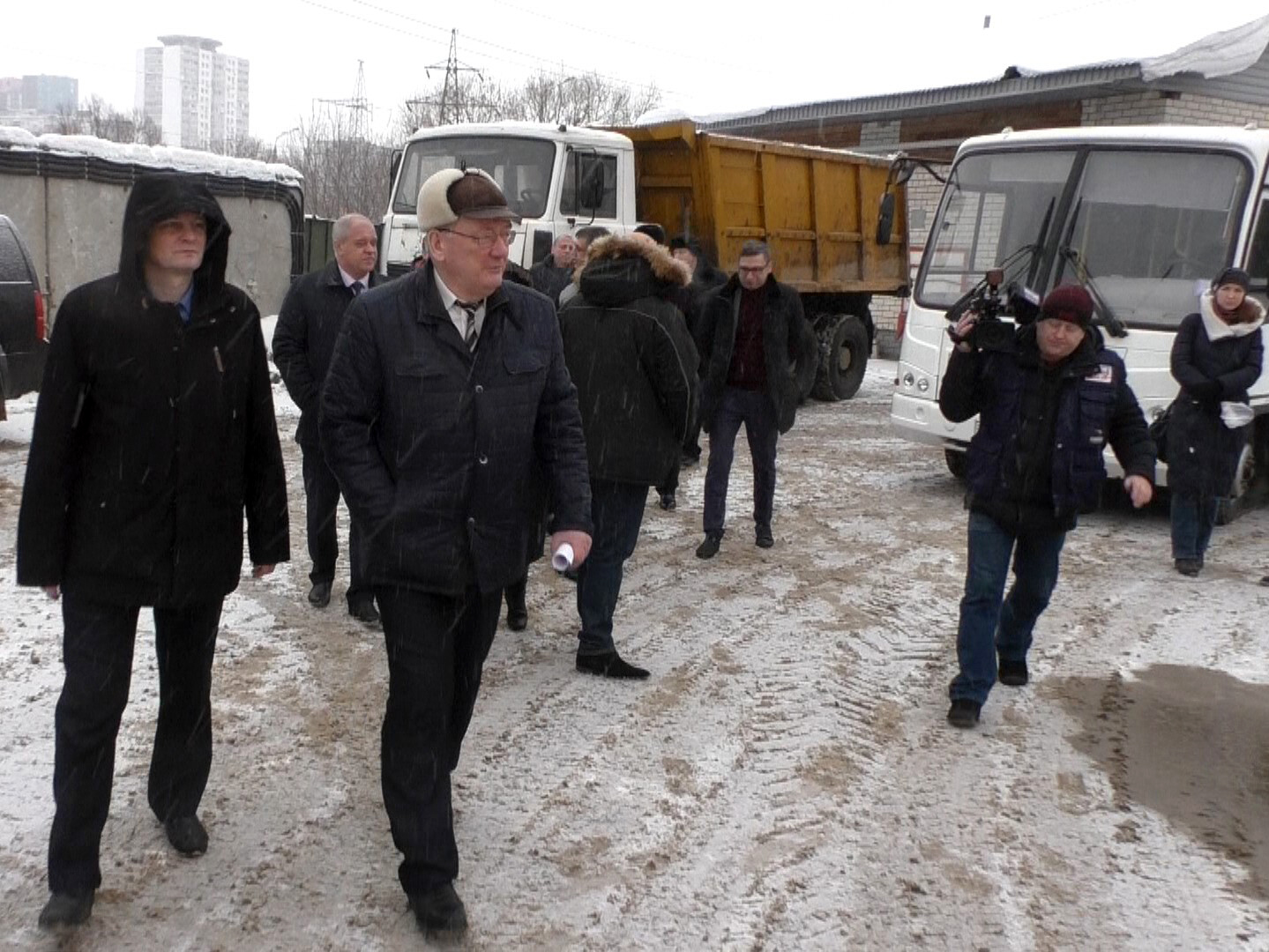 Комиссия по городскому хозяйству провела объезд трех районов города и оценила качество уборки снега - фото 3